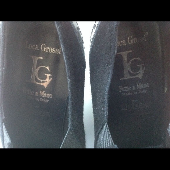 NOT FOR SALEBlack shoes, heels, size 39.            NOT FOR SALE - Picture 2 of 3